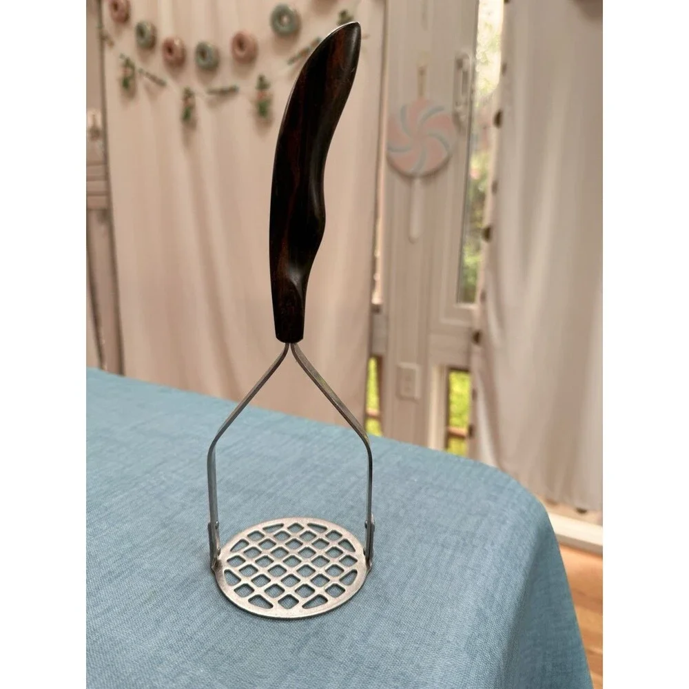 Vtg Cutco USA Potato Masher No. 14 STAINLESS Wood Swirl Brown Handle 10.25” MCM